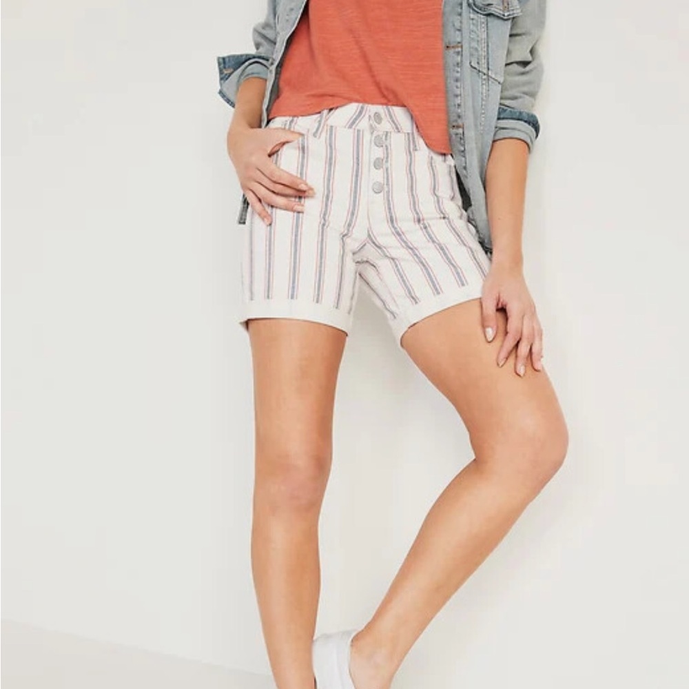 Old Navy Mid-rise Striped Women's Shorts